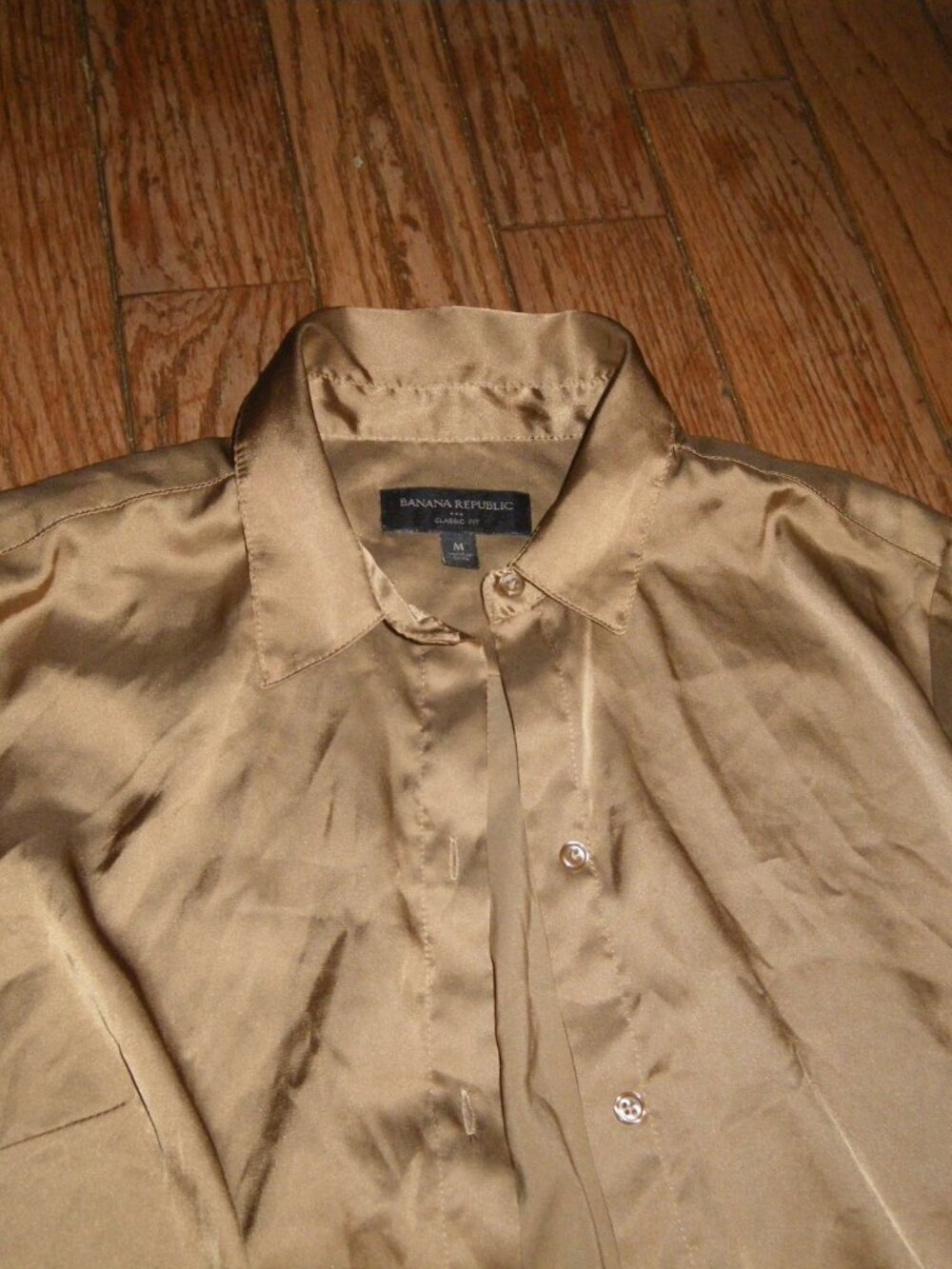 Women’s Banana Republic Classic Fit Silk-Like Button Up Blouse - Picture 2 of 5